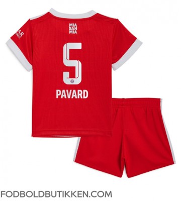 Bayern Munich Benjamin Pavard #5 Hjemmebanetrøje Børn 2022-23 Kortærmet (+ Korte bukser)